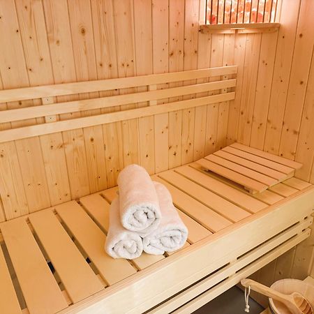 Coco Romantic In Central Antwerp - Sauna Esterno foto