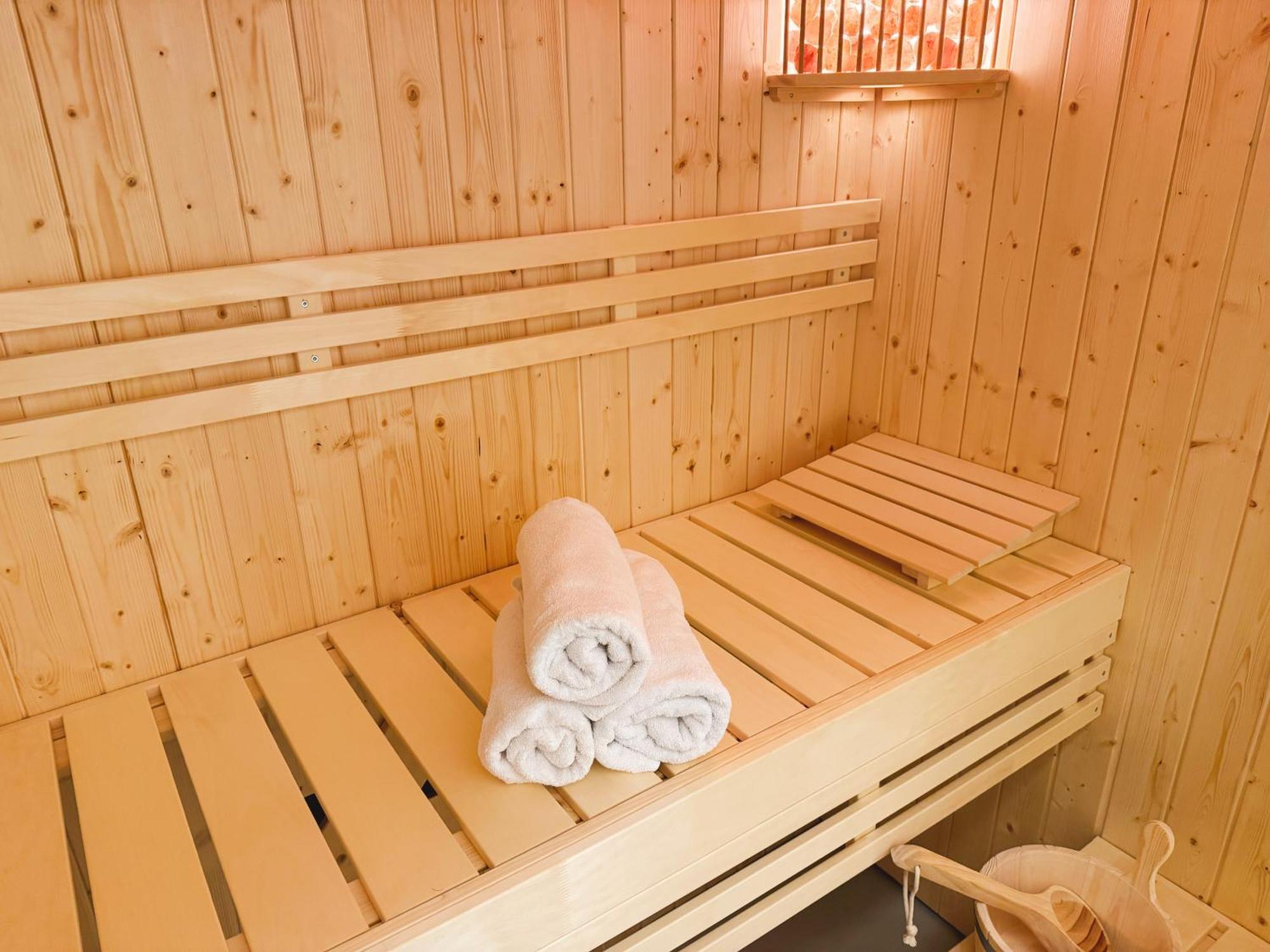 Coco Romantic In Central Antwerp - Sauna Esterno foto